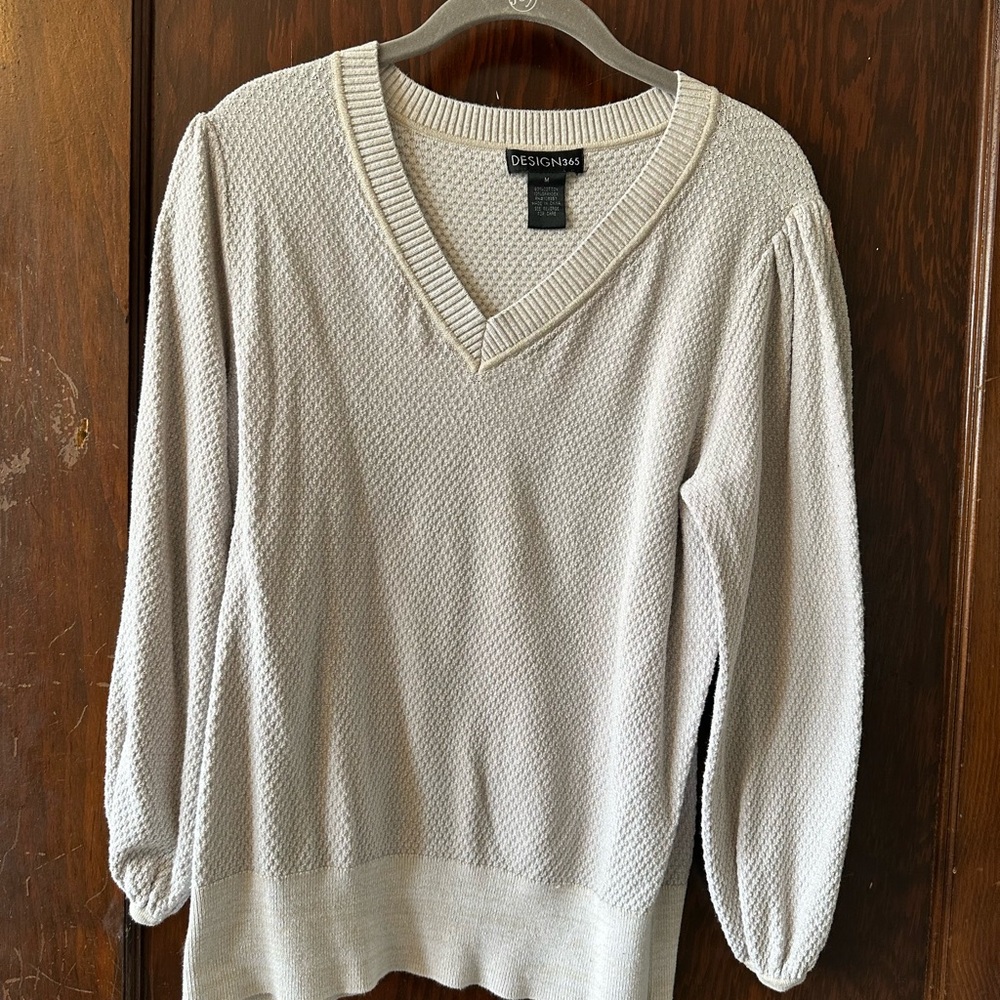 Cream V-Neck Sweater with Relaxed Fit and Textured Fabric